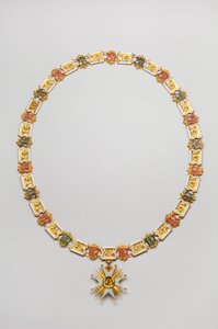 巴维尔王国-圣休伯特勋章：巴维尔公爵Luitpold（1890-1973）佩戴的项链 - 18世纪末 - 黄金和Emaux - 项链。长122厘米；重460克（包括吊坠） - 吊坠。D 7.5厘米 - 私人收藏 作者 匿名匿名