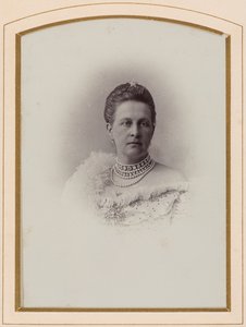 Olga Constantinovna de Russie, reine des Hellenes - 俄罗斯大公夫人Olga Constantinovna（1851-1926）的肖像，匿名。相册中的照片。私人收藏 作者 匿名匿名