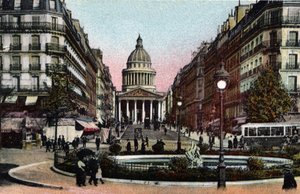 Paris: view of rue Soufflot and Pantheon. Photograph of 1920 in “” Artistic Album”” of the city of Paris. Private collection. 作者 匿名匿名