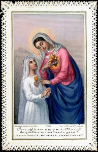 Pious image: Little girl in communion dress offering her heart to the Virgin Mary. “” To offer your heart to Mary, of what virtues you adorn it, are you sweet, modest, charitable””” Dentelee card. 19th century. Private Collection 作者 匿名匿名