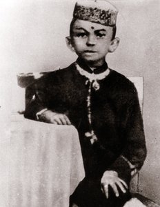 Portrait of political leader Mohandas Karamchand Gandhi (1869-1948) child - Photography around 1875 作者 匿名匿名