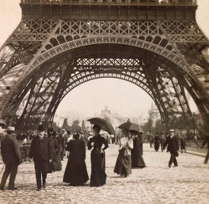 Universal Exposition of 1900 - Exposition Universelle de 1900 in Paris: View under the Eiffel Tower - private collection 作者 匿名匿名