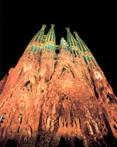 作者：GAUDI i CORNET, Antoni (1852-1926)：GAUDI i CORNET, Antoni (1852-1926).标题：圣家堂1884-1926 (Spanish).技术：建筑。博物馆/地点：西班牙西班牙。CATALONIA.巴塞罗那。巴塞罗那。圣家堂。Fachada del Nacimiento。(西班牙文）。