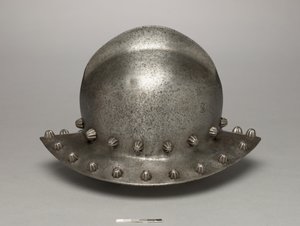 战帽或水壶帽，约1475-1500年（钢） 作者 安东尼奥（米开朗基罗的车间）