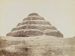 Pyramid at Saqqara, view from southeast of the Step Pyramid 作者 安东尼奥·比托（Antonio Beato）