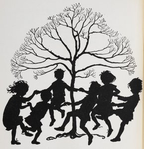 孩子们围着树跳舞的剪影。 作者 亚瑟·拉克汉姆（Arthur Rackham）