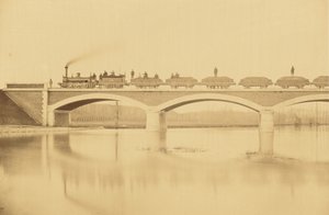 从 Villenueve-Saint-Georges 到 Montargis 的线路，Loing 高架桥（靠近 Montargis）