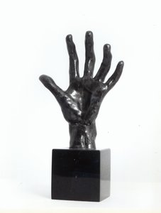 The Hand，由巴黎的Georges Rudier（青铜）演员
