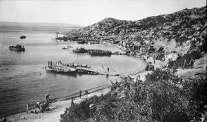 Anzac Cove，Gallipoli，1915年的视图 作者 澳大利亚摄影师