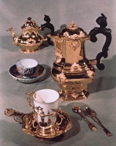 茶壶，糖罐，巧克力壶和马克杯，由维也纳Domanek制造的Meissen早餐服务，1750年（瓷器和金） 作者 Austrian School