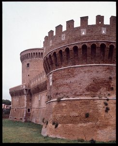 中世纪艺术：由建筑师 Baccio Pontelli（约 1450-1494 年）在格雷戈里奥波利 (Gregoriopoli) 实现的教皇朱利叶斯二世 (Giulio) 城堡景观 作者 巴乔·庞特里