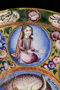 带星象装饰的盖碗、碟子和勺子，19世纪初（珐琅和金）。 作者 巴基尔巴基尔