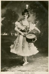 阿德丽娜·吉内（Adelina Genee），丹麦出生的英国芭蕾舞演员，c1906年。