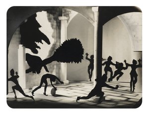 神奇的人物，可能是20世纪20年代（明胶银版画）。 作者 伯纳德·阿尔菲里
