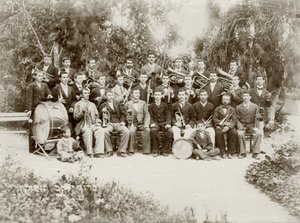 管弦乐团队在Zichron Yaacov，1889-1900拍摄 作者 伯纳德·爱德斯坦