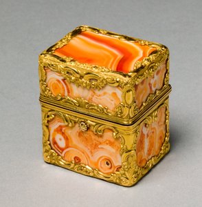 带有美容工具的盒子 作者 英国学校