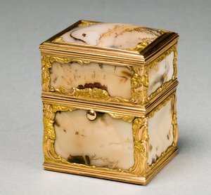带有美容工具的盒子 作者 英国学校