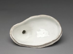 切尔西瓷器厂的母鸡和小鸡图琳，约1755年 作者 英国学校