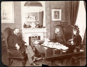 1899年或1900年华尔道夫酒店的&39;Herald Conversation&39;（银色明胶印刷品）