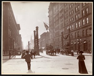 1899年纽约第33街和第五大道华尔道夫酒店门前的杜威游行装饰（银色明胶印刷） 作者 拜伦公司