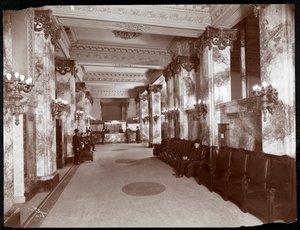 1907年Hoffman House酒店的大堂和登记台（银色明胶印刷）
