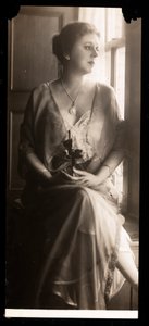 Jobyna Howland的肖像，1908-9（银色明胶印刷） 作者 拜伦公司