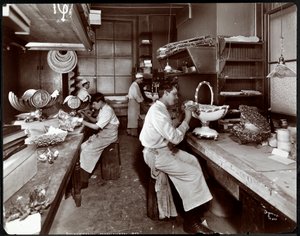 Hotel Delmonico酒店的糖果店，1902年（银色明胶印刷）