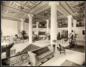 1916年新泽西州纽瓦克Robert Treat酒店的入口和大堂（银色明胶印刷） 作者 拜伦公司