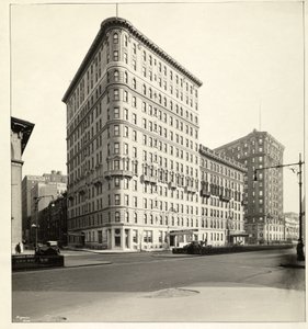 1921年纽约百老汇和70街大使馆酒店（银色明胶印刷） 作者 拜伦公司
