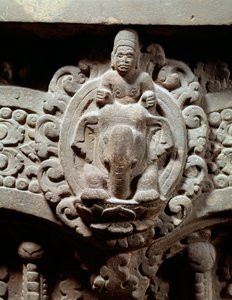 高棉艺术。"中央的因陀罗神在Airavana和Marut，风暴和风之神" Sambor Prei Kuk（600-650）风格的石质门楣。 来自柬埔寨。巴黎，吉美博物馆，国家亚洲艺术博物馆