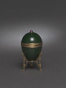 1900年以后的带支架玉蛋 作者 卡尔·法贝热