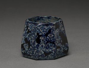 花瓶，约1906年 作者 卡尔·戈德堡