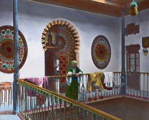 摩洛哥北部，画廊中的摩洛哥妇女，图片日期：约 1910 年，卡尔-西蒙档案馆 作者 卡尔·西蒙