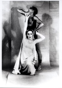 玛莎-格雷厄姆（1894-1991）和伯特伦-罗斯（1920-2003）的 "幻想演奏会"，1961 年 6 月 27 日（明胶银印刷品）