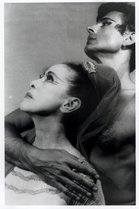 玛莎-格雷厄姆（1894-1991）和伯特伦-罗斯（1920-2003）的 "幻想演奏会"，1961 年 6 月 27 日（明胶银印刷品）