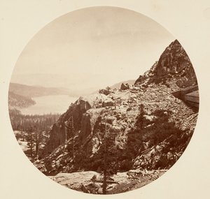多纳湖。C.P.R.R.，约1878年。