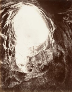 仰望冥王星的烟囱，1865-66，约1876年印刷。 作者 卡尔顿·埃蒙斯·沃特金斯