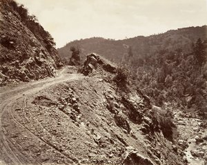 硫磺溪和通往间歇泉的弗鲁姆路，1868-70年，约1876年印刷。
