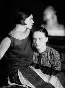 Wanda和Marion Wulz，Trieste，c.1920（玻璃板）的肖像