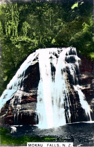 新西兰北岛莫考瀑布（Mokau Falls），建于1920年代。