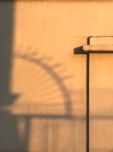 构图 - 建筑 - 阴影，2019 (照片) 作者 塞西尔·贾梅特