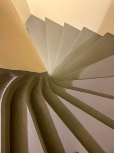 构图 - 建筑, 2022 (照片) 作者 塞西尔·贾梅特