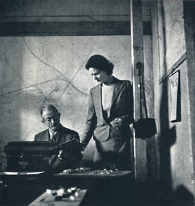 1941年在这里行动 作者 塞西尔·比顿（Cecil Beaton）