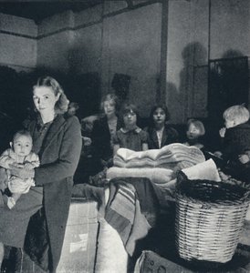 无家可归者的毯子，1941年 作者 塞西尔·比顿（Cecil Beaton）