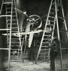 飞行力学，也是WAAF贸易，c1943。 作者 塞西尔·比顿（Cecil Beaton）