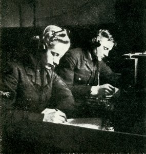 《信号义务》，c1943。 作者 塞西尔·比顿（Cecil Beaton）