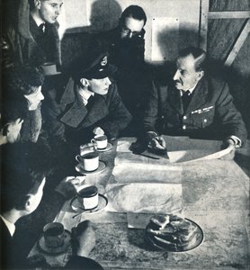 回程：审讯，1941年 作者 塞西尔·比顿（Cecil Beaton）