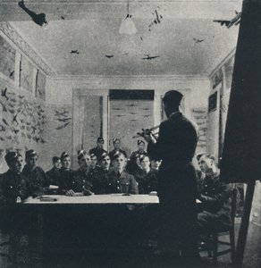 训练基础：飞机识别，1941年 作者 塞西尔·比顿（Cecil Beaton）