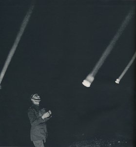 战争...，1941年 作者 塞西尔·比顿（Cecil Beaton）