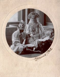 俄罗斯大公亚历山大·米哈伊洛维奇（Alexander Mikhailovich）和大公爵夫人西尼亚·亚历山德罗夫娜（Xenia Alexandrovna），1903年
